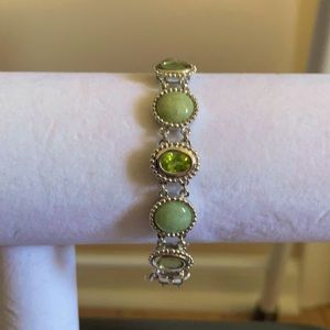 listing-status-banner